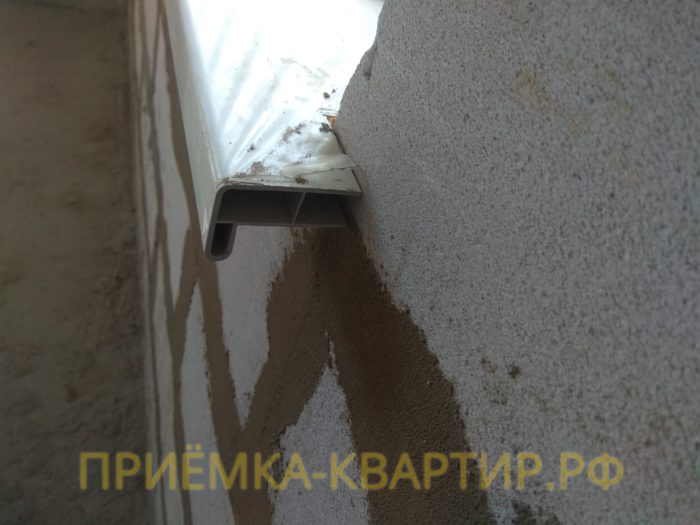 Приёмка квартиры в ЖК Есенин Village: отсутствует заглушка на подоконнике
