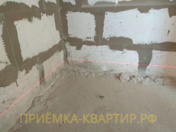 Приёмка квартиры в ЖК Есенин Village: наплывы цементного раствора 
