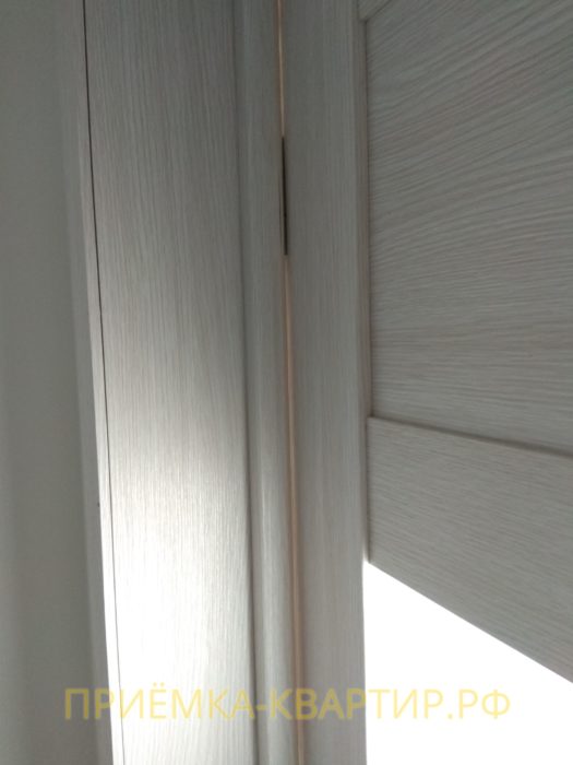 Приёмка квартиры в ЖК Светлановский: при закрытии двери наблюдается зазор около 5 мм между коробкой и дверью (на всех межкомнатных дверях)