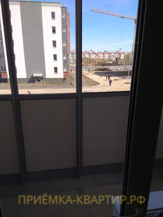 Приёмка квартиры в ЖК Новый Петергоф: царапины на стеклопакете