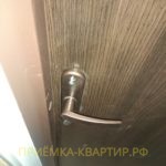 Приёмка квартиры в ЖК Новый Петергоф: не закреплена ручка замка входной двери