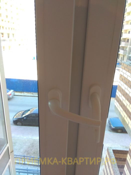 Приёмка квартиры в ЖК Новое Янино: требуется регулировка окон, ручки открываются в разные стороны