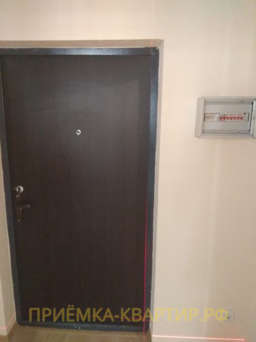 Приёмка квартиры в ЖК Весна 3: отклонение по вертикали входной двери 10 мм
