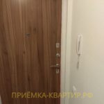 Приёмка квартиры в ЖК Шуваловский: отклонение по вертикали входной двери 10 мм