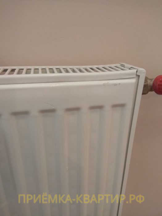 Приёмка квартиры в ЖК : вмятины и царапины на радиаторе отопления