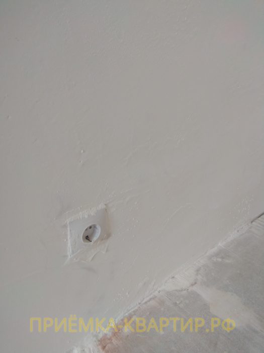 Приёмка квартиры в ЖК Три Кита: плохо ошкурена стена