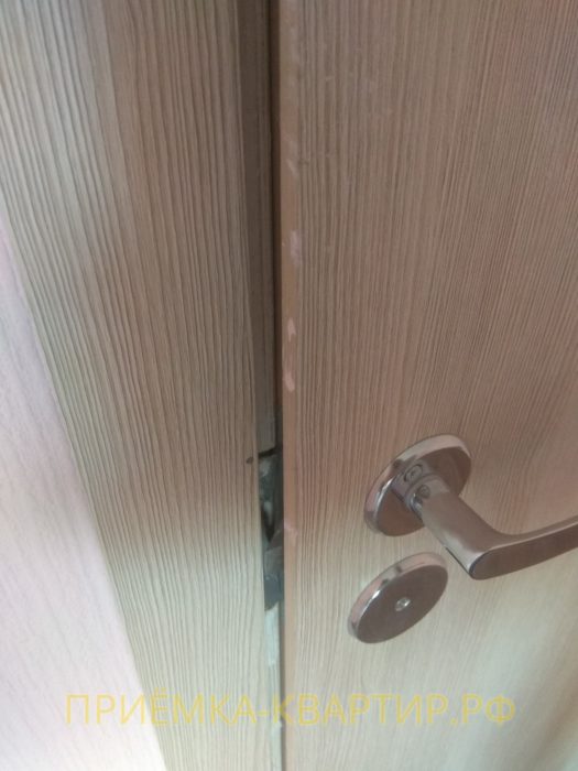 Приёмка квартиры в ЖК О Юность: дверное полотно цепляется о дверную коробку