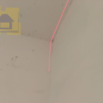 Приёмка квартиры в ЖК 4YOU: Перепад левой стены в коридоре 14 мм на всю высоту