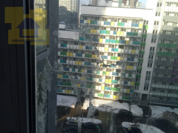 Приёмка квартиры в ЖК Вернисаж: Окна испачканы строительными смесями