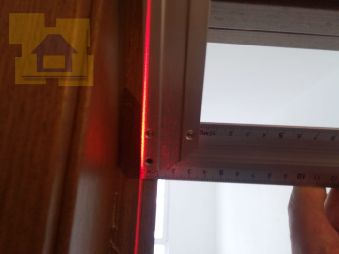Приёмка квартиры в ЖК Калейдоскоп: Дверная коробка установлена со смещением верхней части на 10 мм по всей высоте
