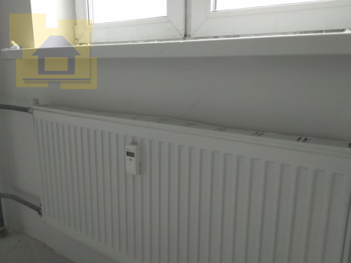 Приёмка квартиры в ЖК Краски Лета: Решетка радиатора деформирована, сколы царапины ЛКП