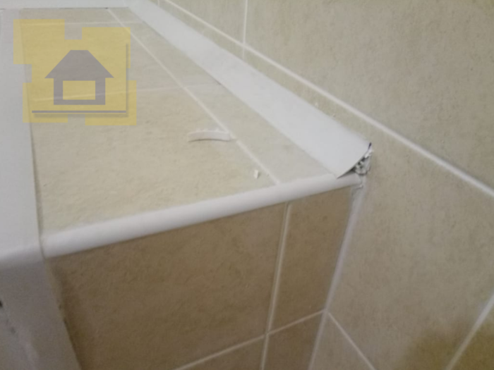 Приёмка квартиры в ЖК Калейдоскоп: Отсутствует заглушка на уголке в ванной