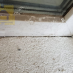Приёмка квартиры в ЖК Вернисаж: Отсутствует заполнения примыкания между стеклопакетом и утеплителем