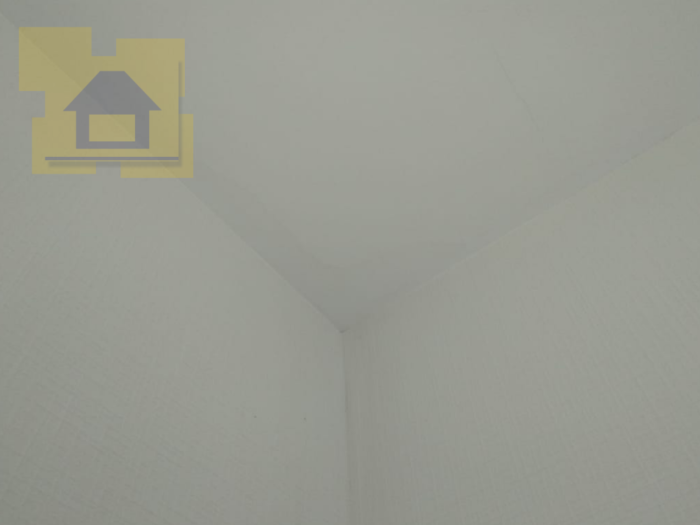 Приёмка квартиры в ЖК Калейдоскоп: Следы протечки на потолке