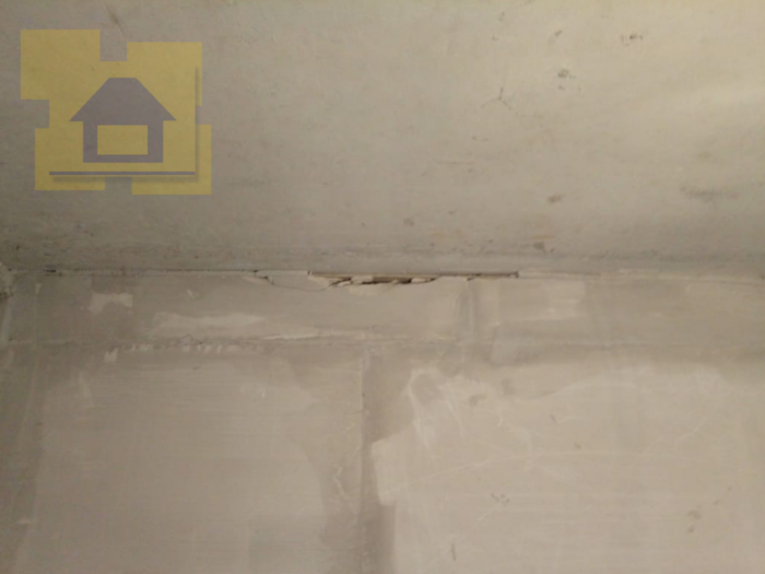 Приёмка квартиры в ЖК Правый Берег 3: Трещина в примыкании стены и потолка