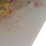 Приёмка квартиры в ЖК Вернисаж: Множество царапин на подоконнике