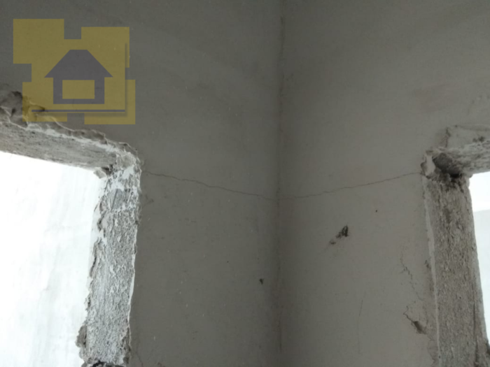 Приёмка квартиры в ЖК Светлановский: Усадочная трещина