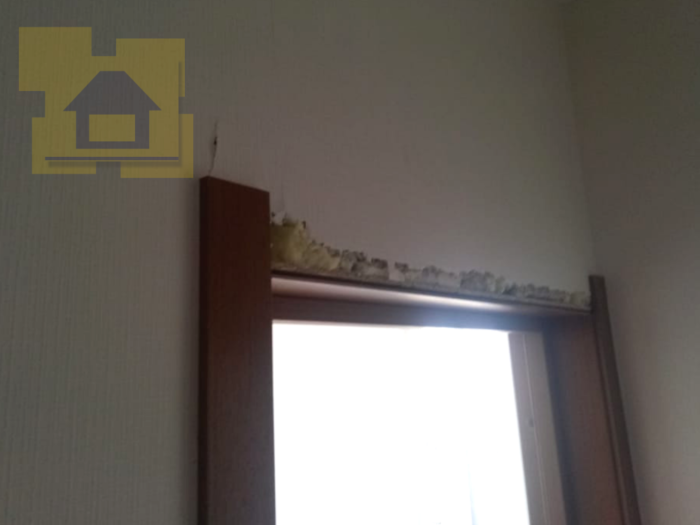 Приёмка квартиры в ЖК Новое Горелово: Порваны обои и не закреплен наличник