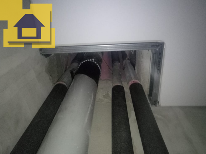 Приёмка квартиры в ЖК : Не заделано техническое отверстие под стояки в потолке