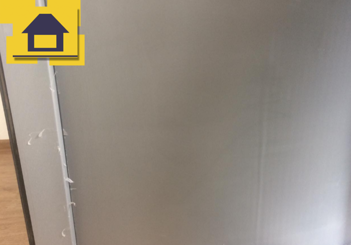 Приёмка квартиры в ЖК Энфилд: Сэндвич панель под замену, с профиля балконной двери удалить защитную пленку 