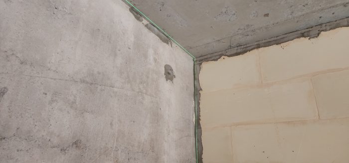 Отчет о приемке 2 км. квартиры в ЖК "Черна Речка ЦДС": Отклонение стены слева от вертикальной плоскости свыше 30 мм